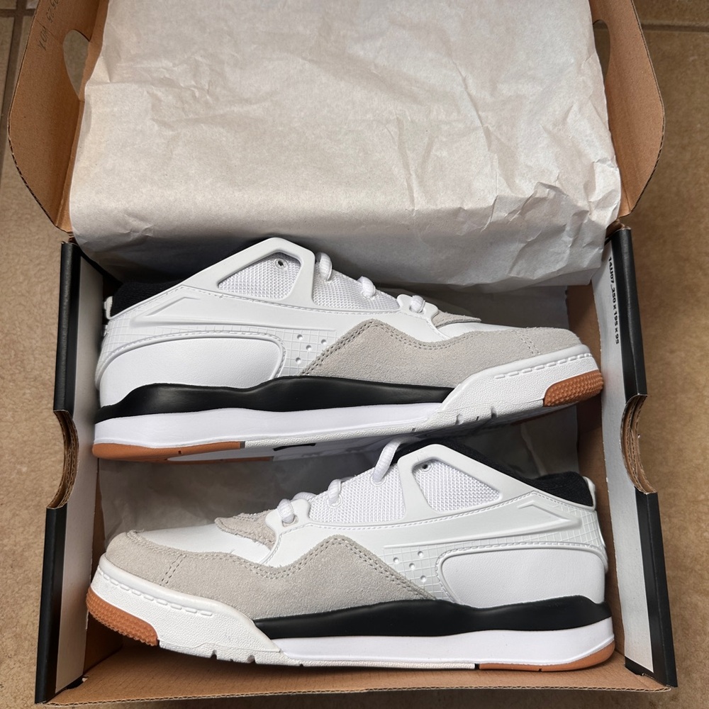 Jordan Low-Top Sneakers in White, Black & Tan